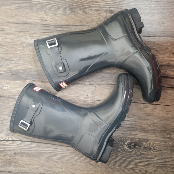 Hunter Buckle Gloss Grey Short Rain Boots 8 EUC - Picture 6 of 8